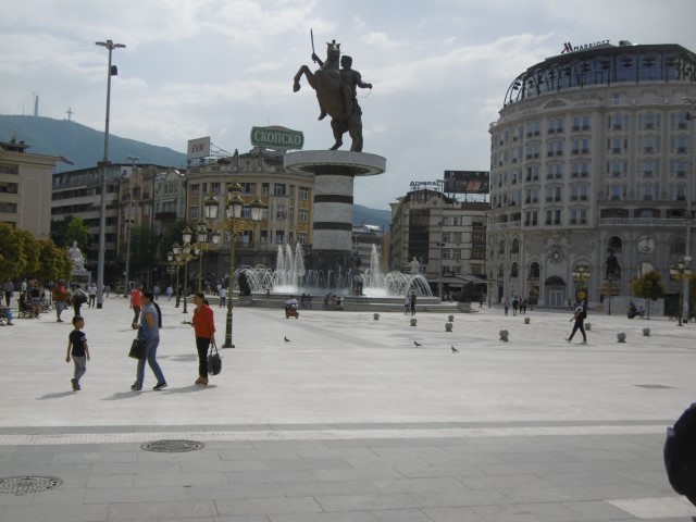Pleinen en standbeelden in Skopje